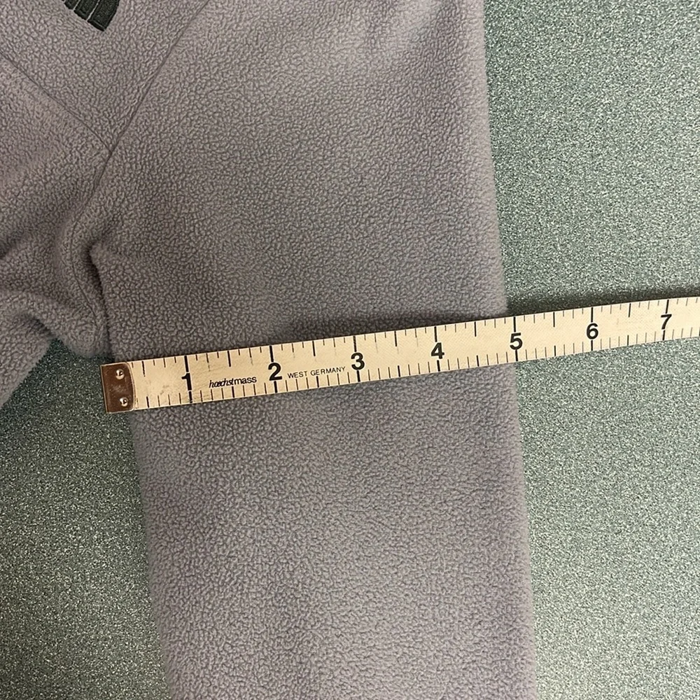 The North Face Women’s Quarter Zip Pullover - Picture 6 of 7